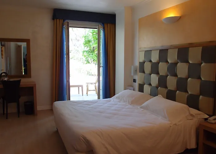 Jr Logos Dei Marmi Otel