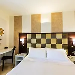 Jr Logos Dei Marmi 호텔 4*