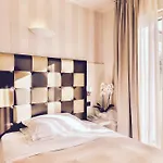 Jr Logos Dei Marmi 호텔