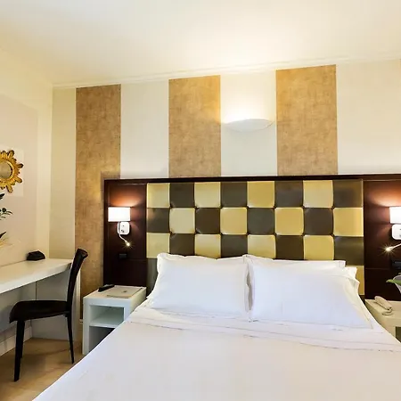 Jr Logos Dei Marmi Hotel 4*