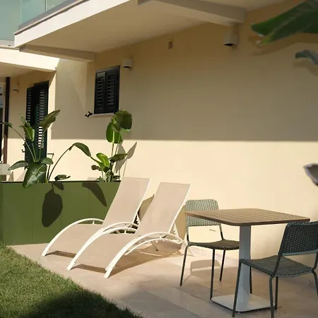 Jr Logos Dei Marmi Hotel 4*