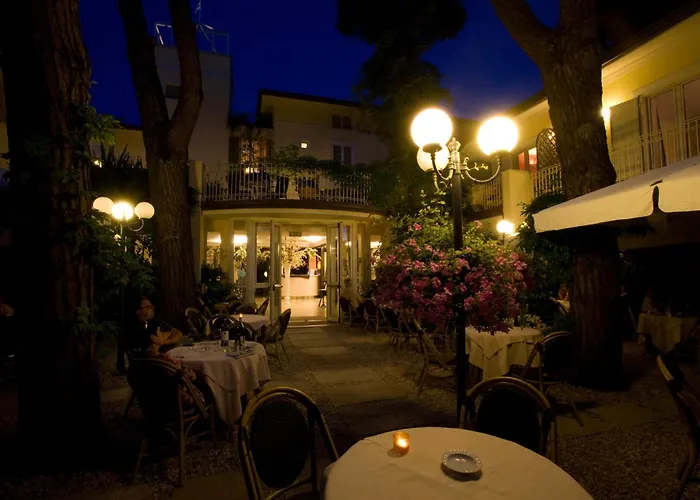 호텔 Jr Logos Dei Marmi 4*