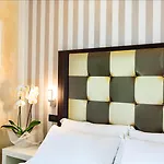 Jr Logos Dei Marmi Hotel 4*
