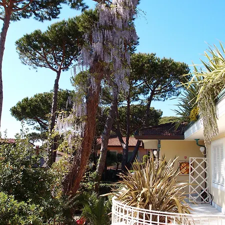 Jr Logos Dei Marmi Hotel