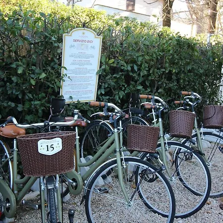 Jr Logos Dei Marmi Forte dei Marmi