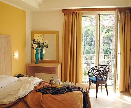 Jr Logos Dei Marmi Hotel