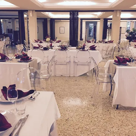 Hotel Jr Logos Dei Marmi 4*