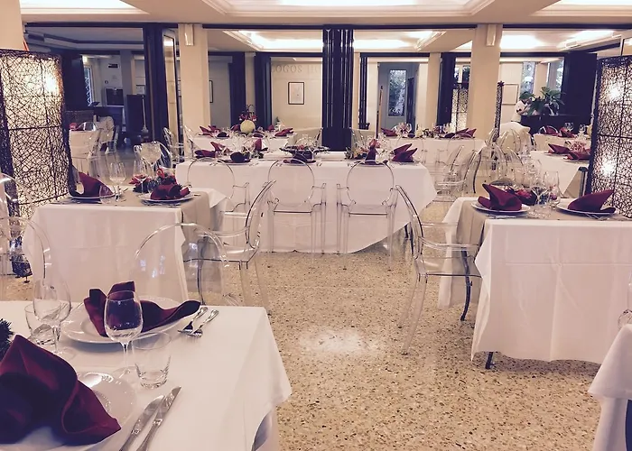 Готель Jr Logos Dei Marmi 4*